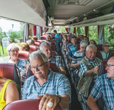 Weiterfahrt im Reisebus