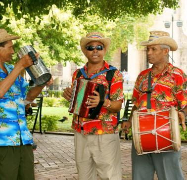 Musiker©Salim October_Shutterstock.com