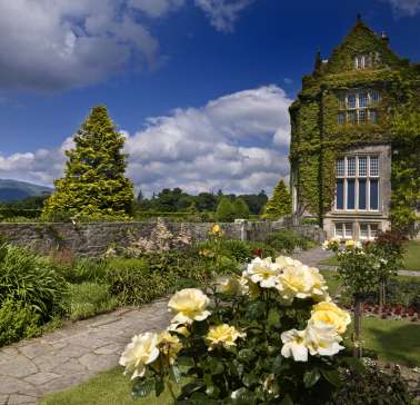 Muckross House and Gardens©Tourism Ireland_Chriss Hill